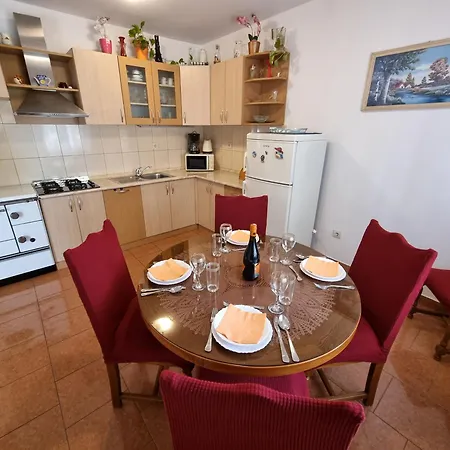 Apartament Lilic With Terrace In A Quiet Area Crikvenica