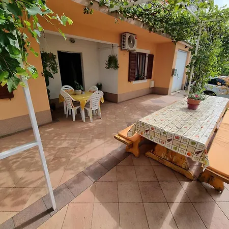 Lilic With Terrace In A Quiet Area Apartament Crikvenica