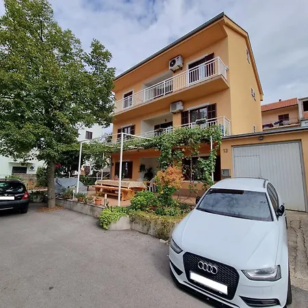 Lilic With Terrace In A Quiet Area * Crikvenica