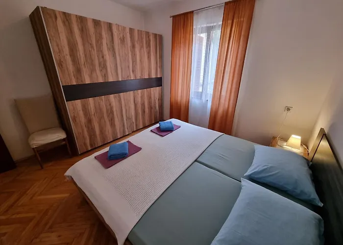 Lilic With Terrace In A Quiet Area Apartamento Crikvenica