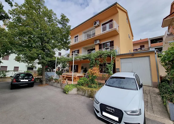 Lilic With Terrace In A Quiet Area * Crikvenica